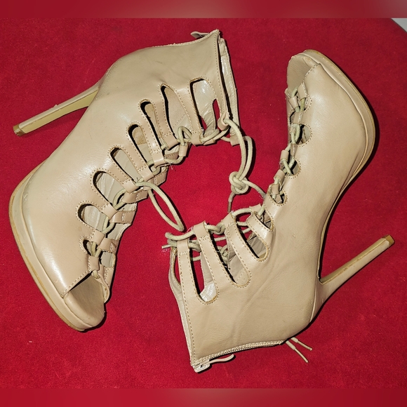 Women’s Forever Vivian Open Toe Lace Up Heels - Picture 3 of 15